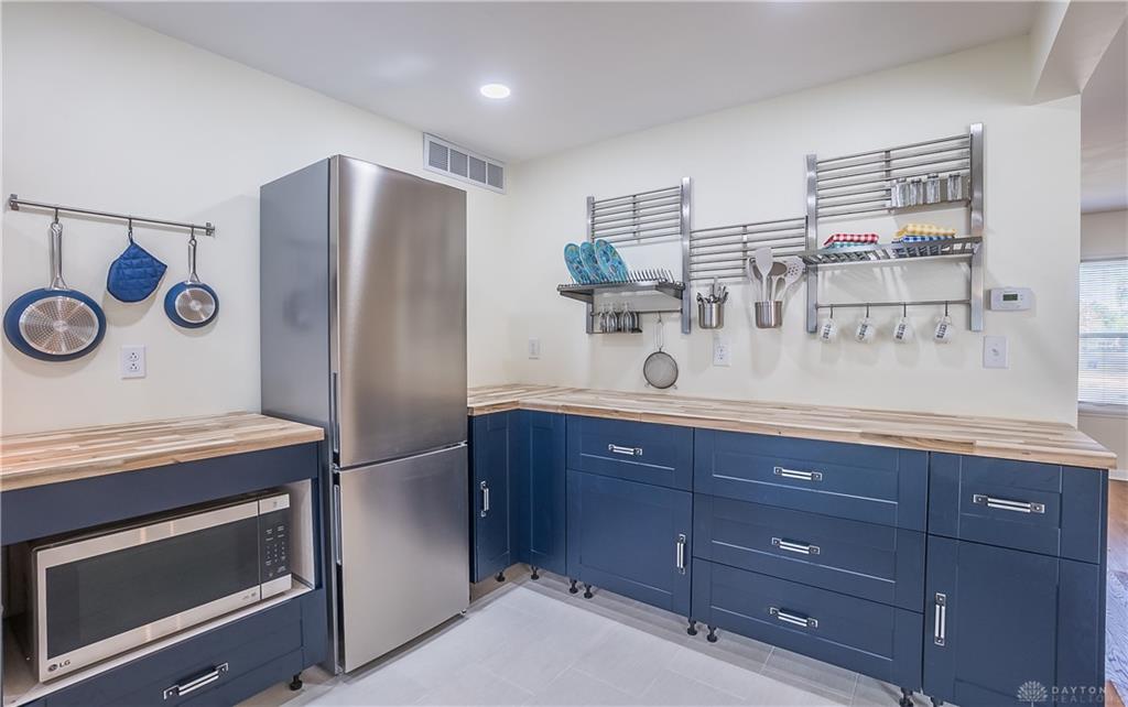 1404 Covent Road Property Photo 11