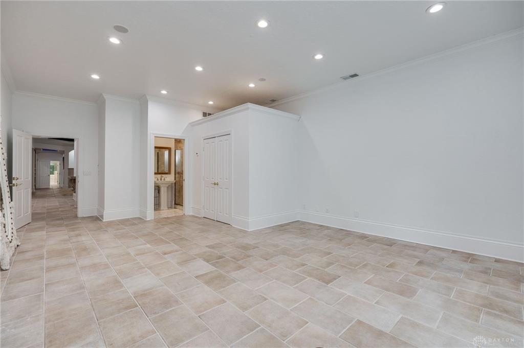 1658 W Alex Bell Road Property Photo 38