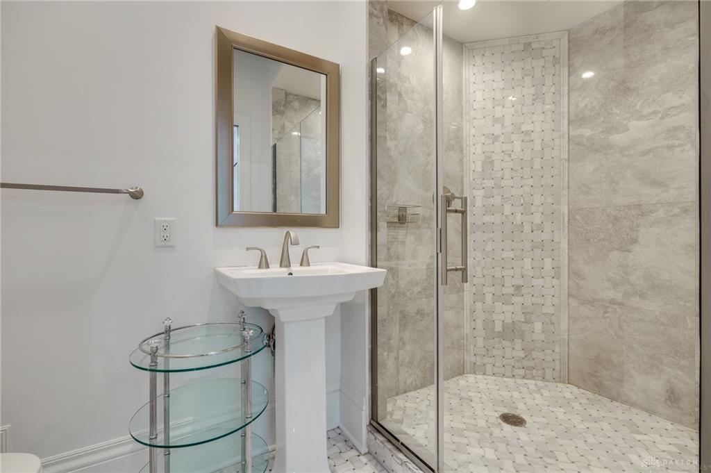 1658 W Alex Bell Road Property Photo 40