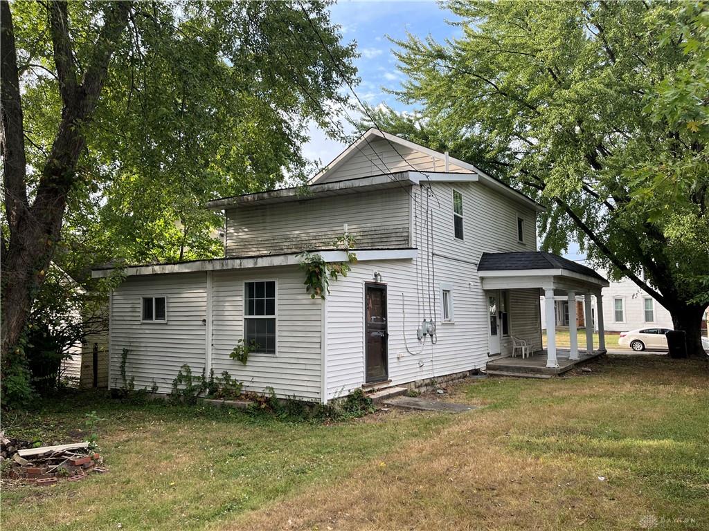 149 E 3rd Street Property Photo 42