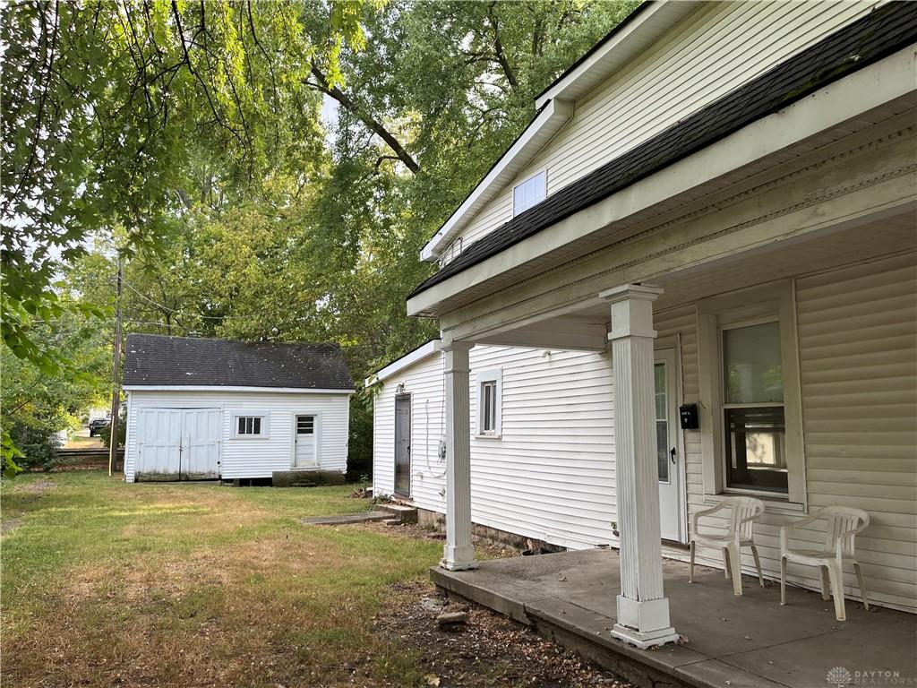 149 E 3rd Street Property Photo 44