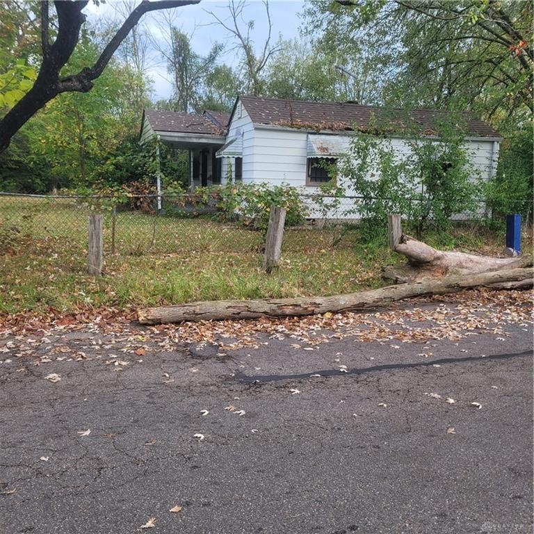 4720 Hoover Ave Property Photo 1