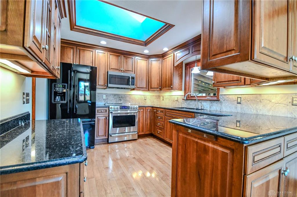 4527 Amesborough Road Property Photo 11