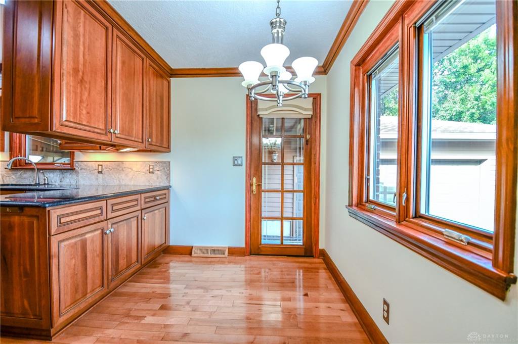 4527 Amesborough Road Property Photo 12