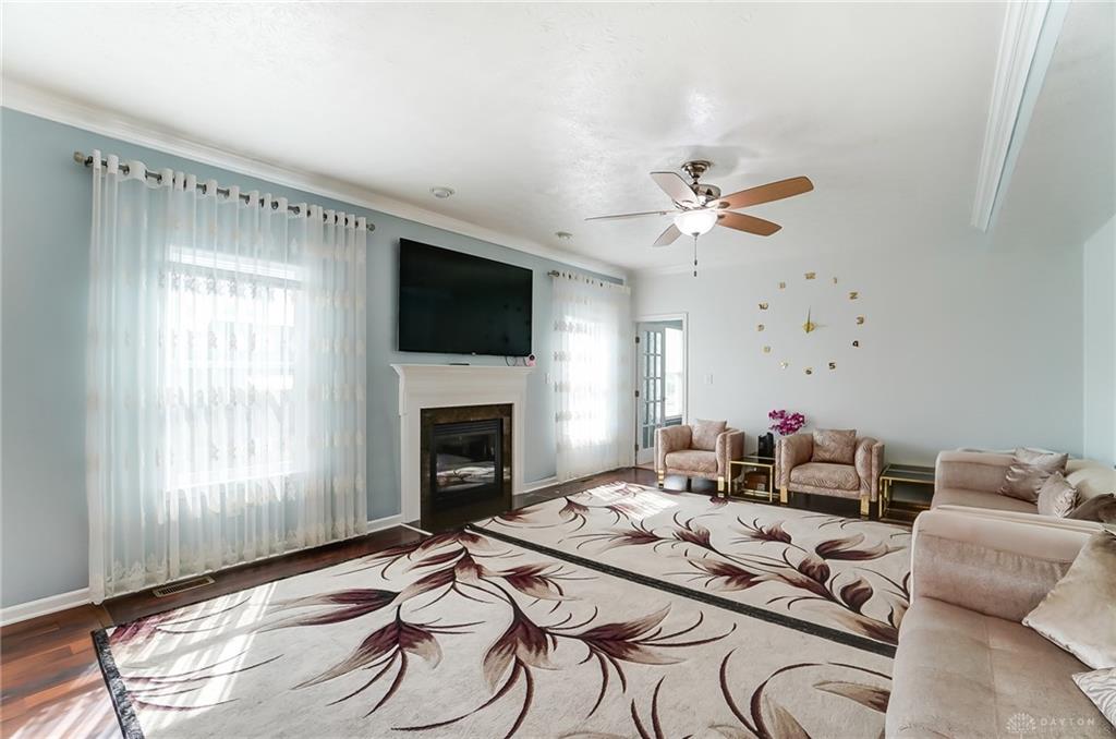 2218 Blazing Star Property Photo 5
