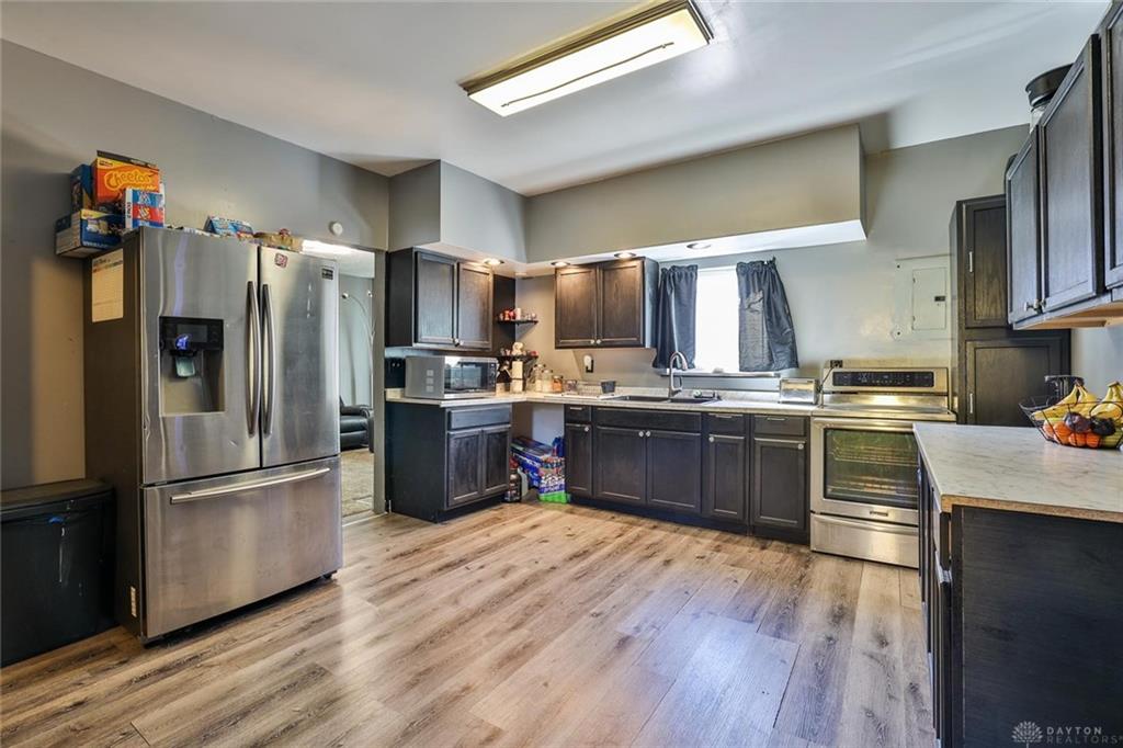 921 Oak Street Property Photo 6