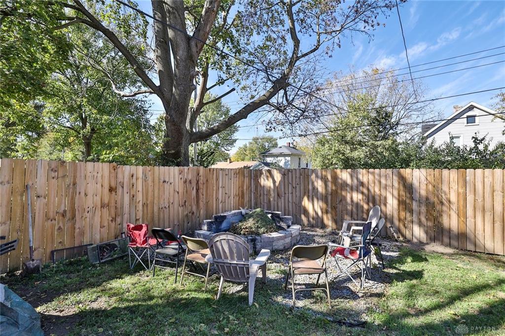921 Oak Street Property Photo 17