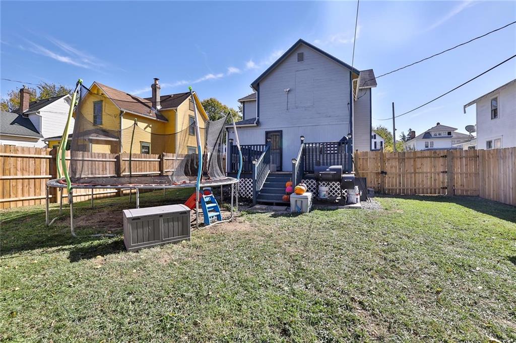 921 Oak Street Property Photo 19
