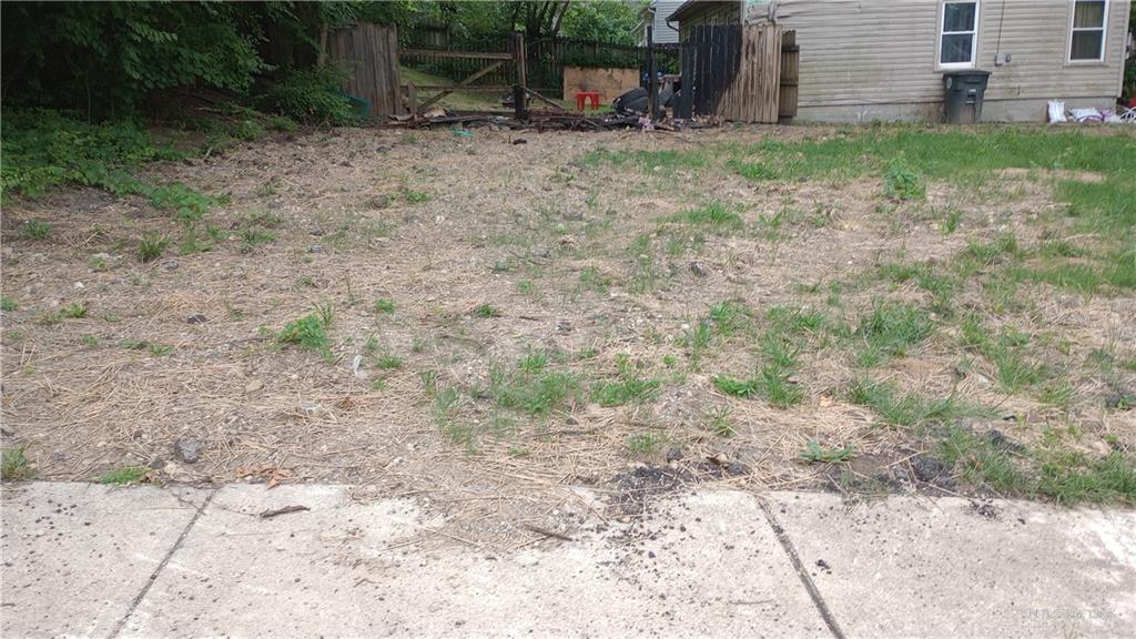 152 N Cherrywood Avenue Property Photo 2