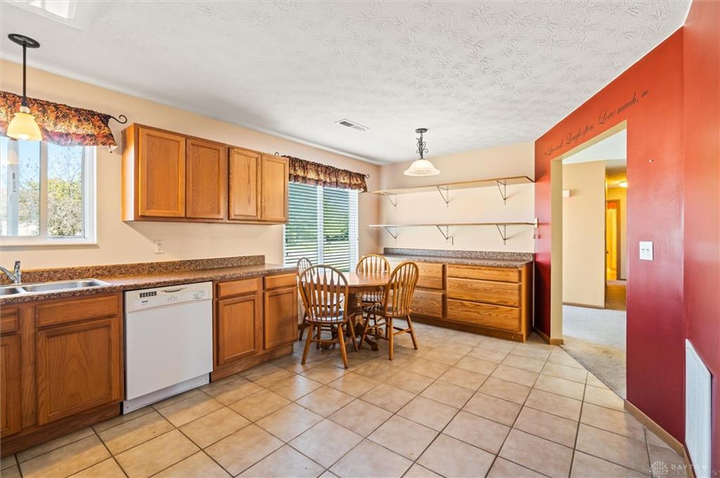 2408 Homeland Court Property Photo 9
