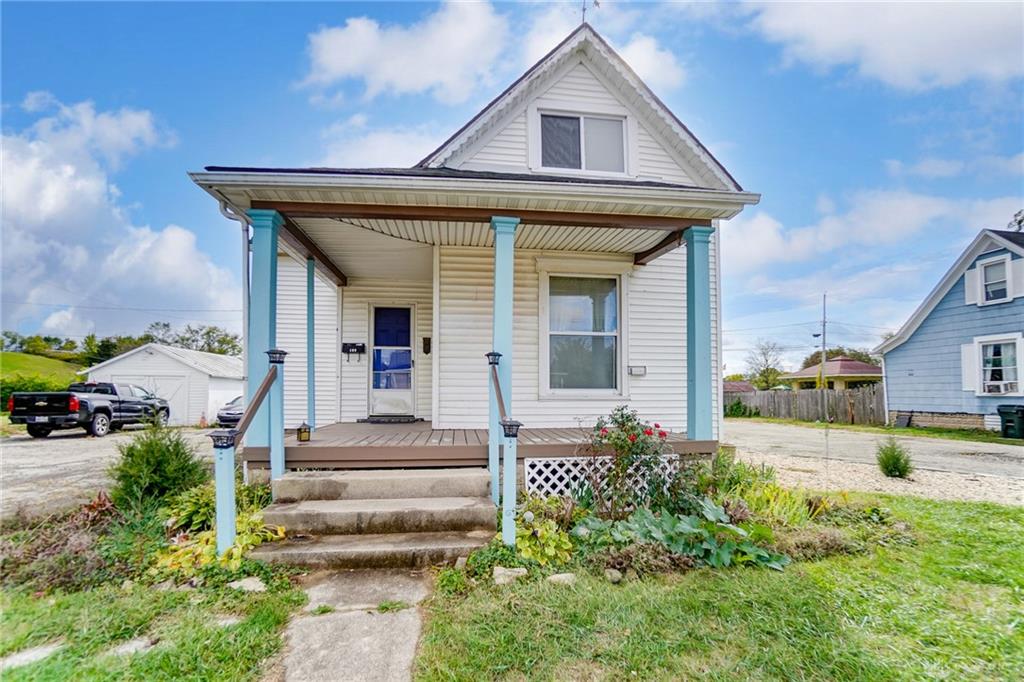 108 E Dayton Property Photo 1