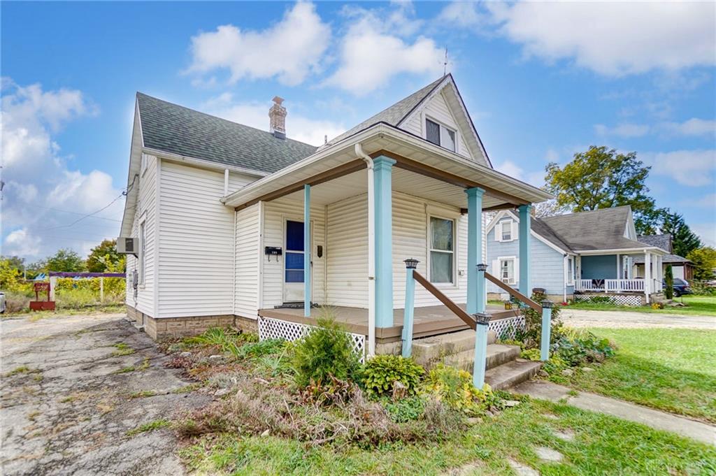 108 E Dayton Property Photo 3