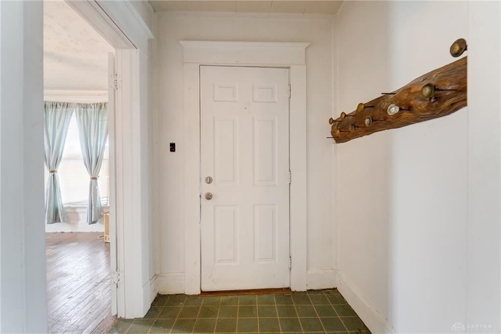 108 E Dayton Property Photo 5