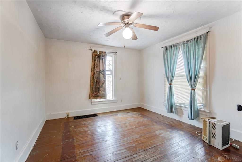 108 E Dayton Property Photo 6