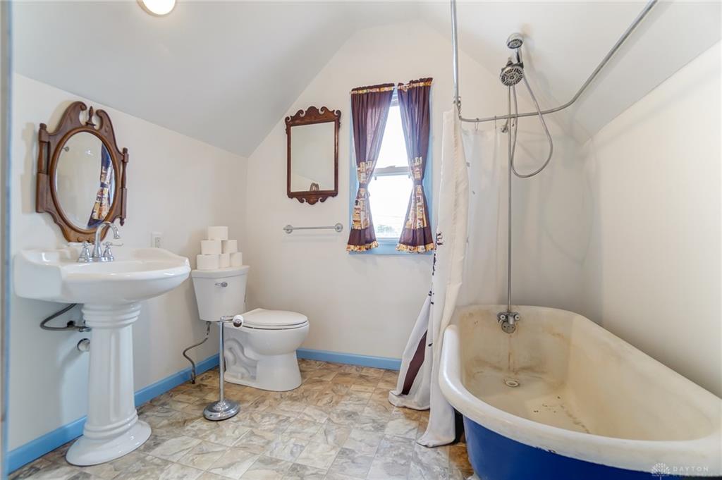 108 E Dayton Property Photo 22