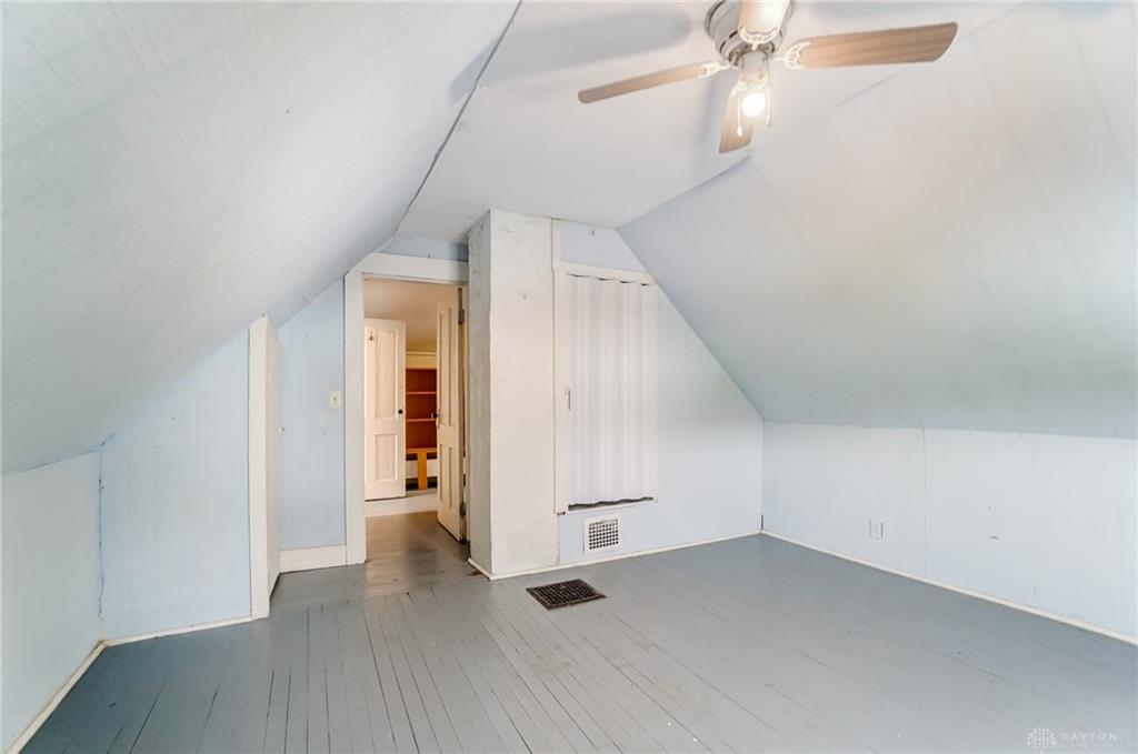 108 E Dayton Property Photo 27