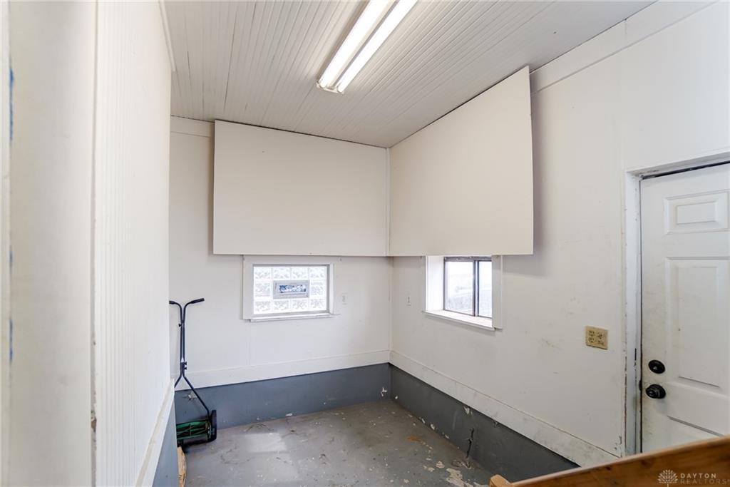 108 E Dayton Property Photo 28
