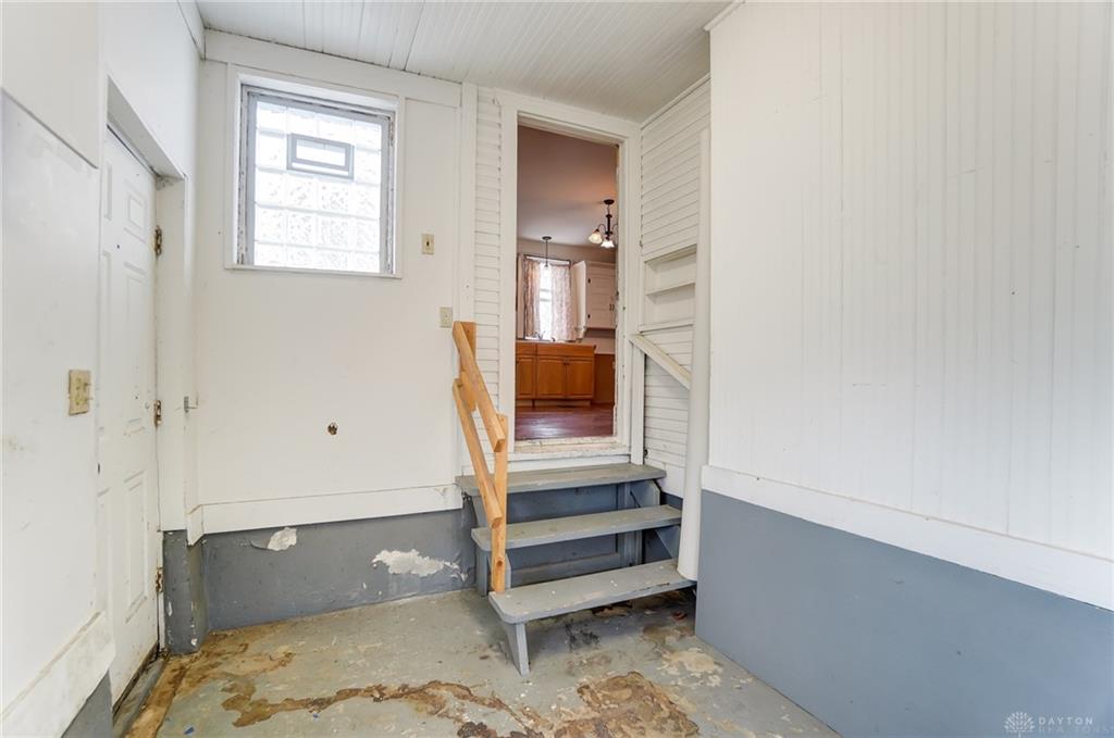 108 E Dayton Property Photo 29