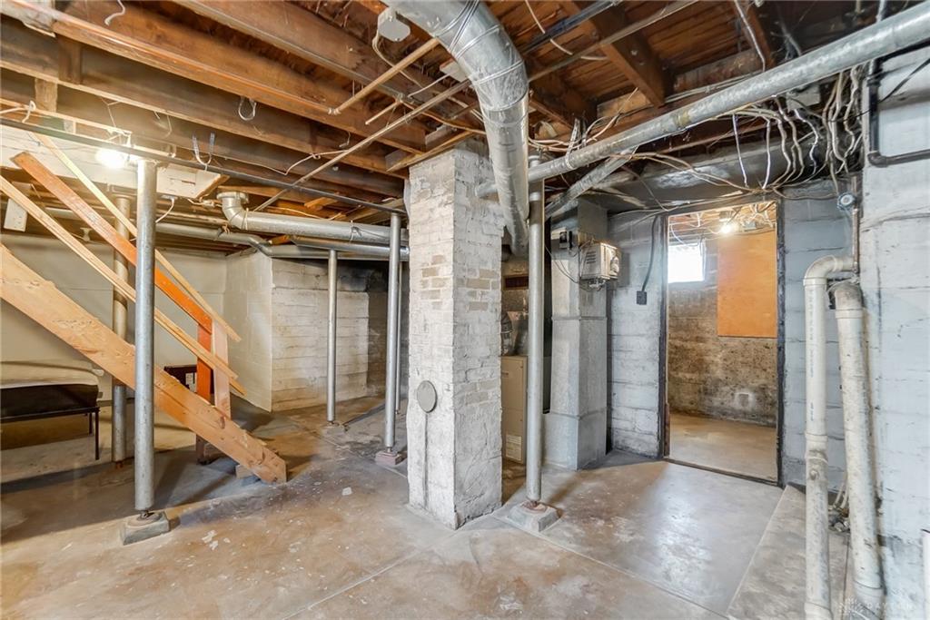 108 E Dayton Property Photo 34
