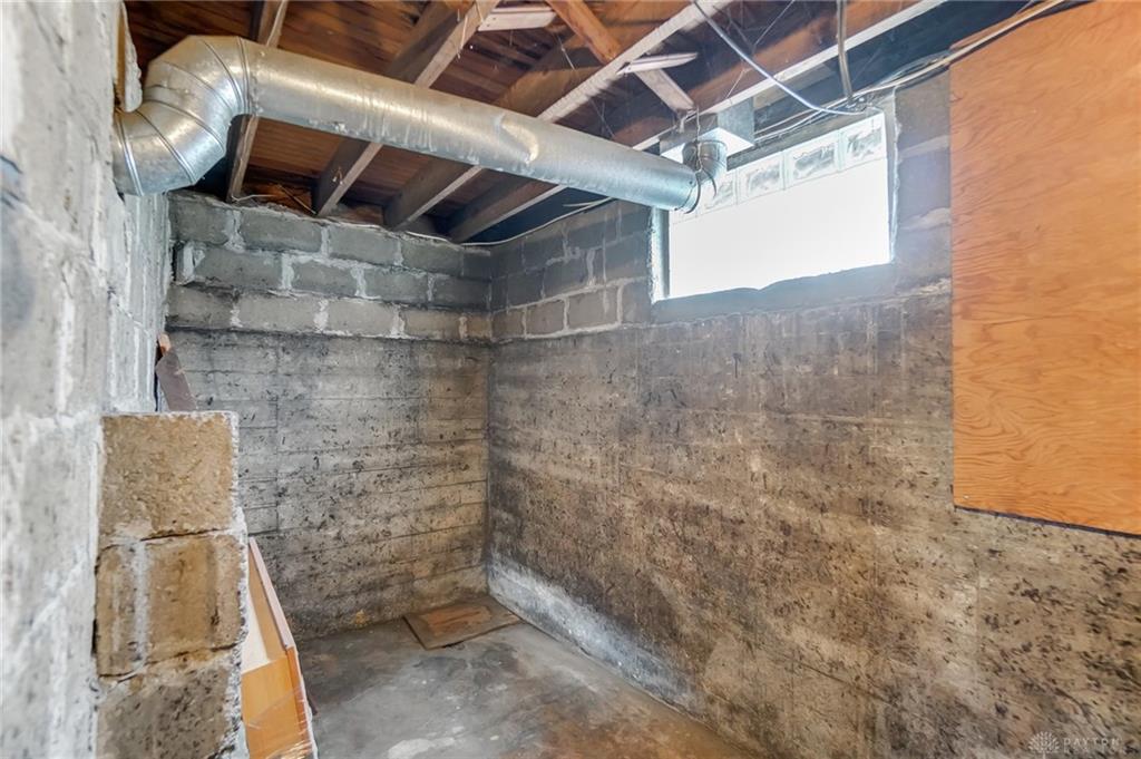 108 E Dayton Property Photo 35