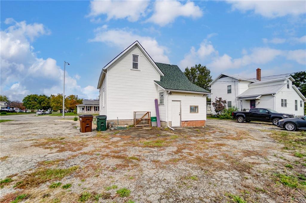 108 E Dayton Property Photo 37