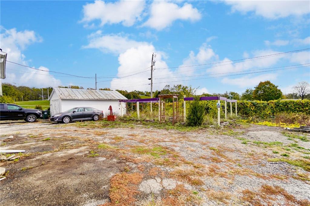 108 E Dayton Property Photo 38