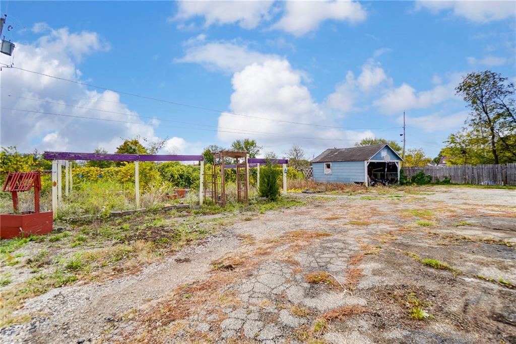 108 E Dayton Property Photo 41