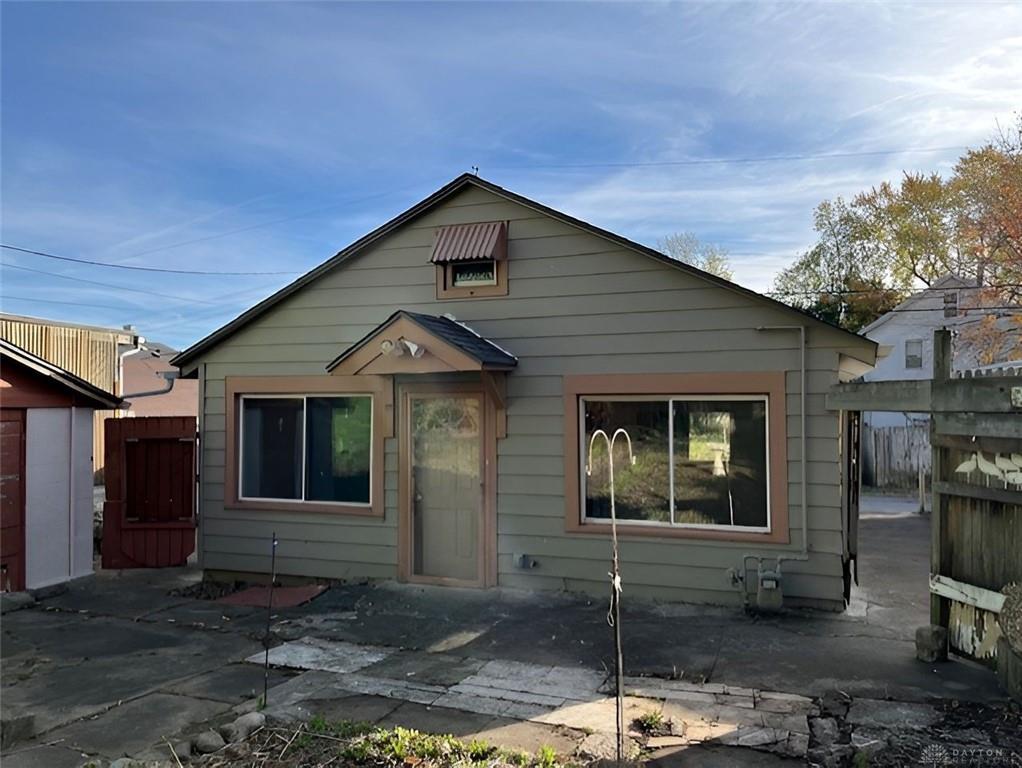 1142 Holly Avenue Property Photo 1