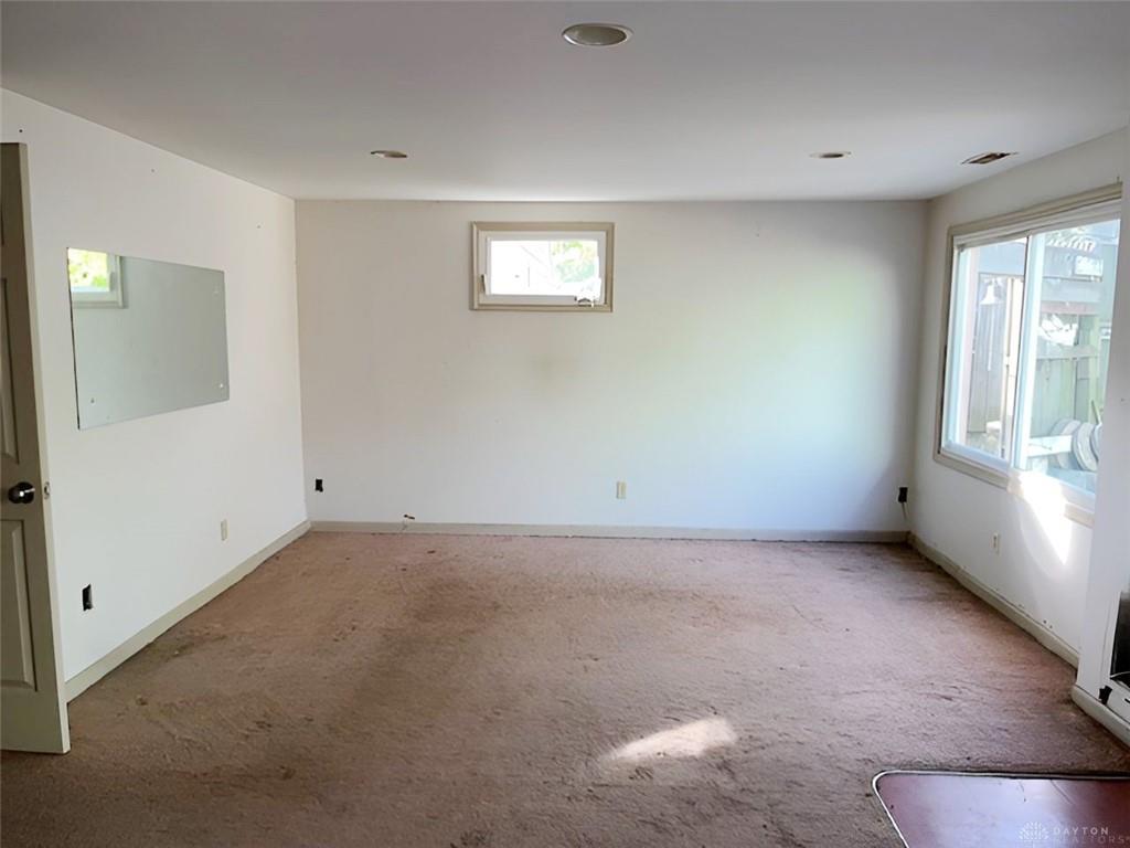 1142 Holly Avenue Property Photo 5