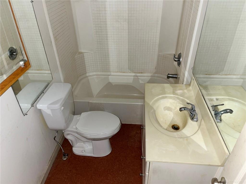 1142 Holly Avenue Property Photo 9
