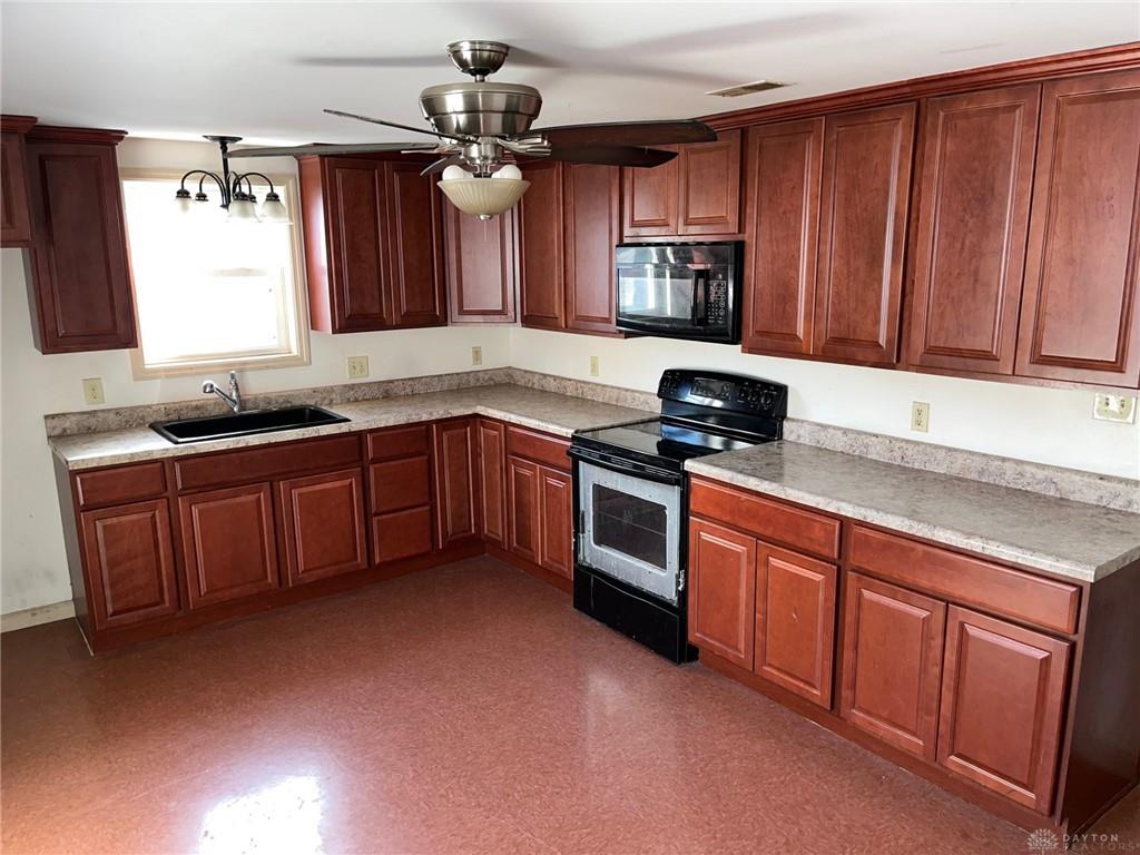 1142 Holly Avenue Property Photo 11
