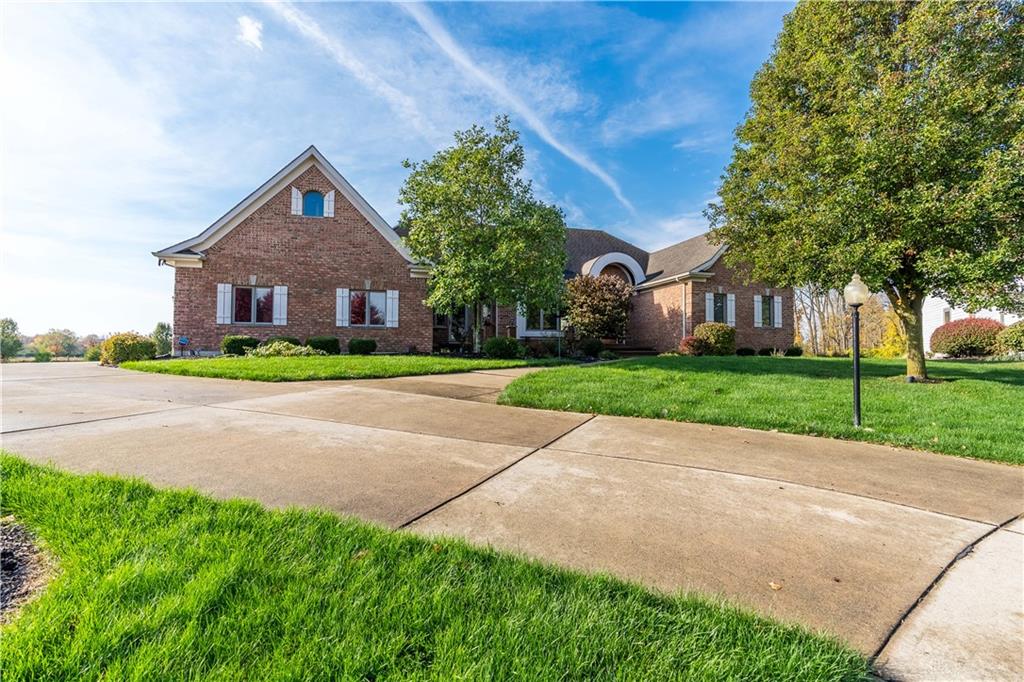 1590 Wedgewood Drive Property Photo 2