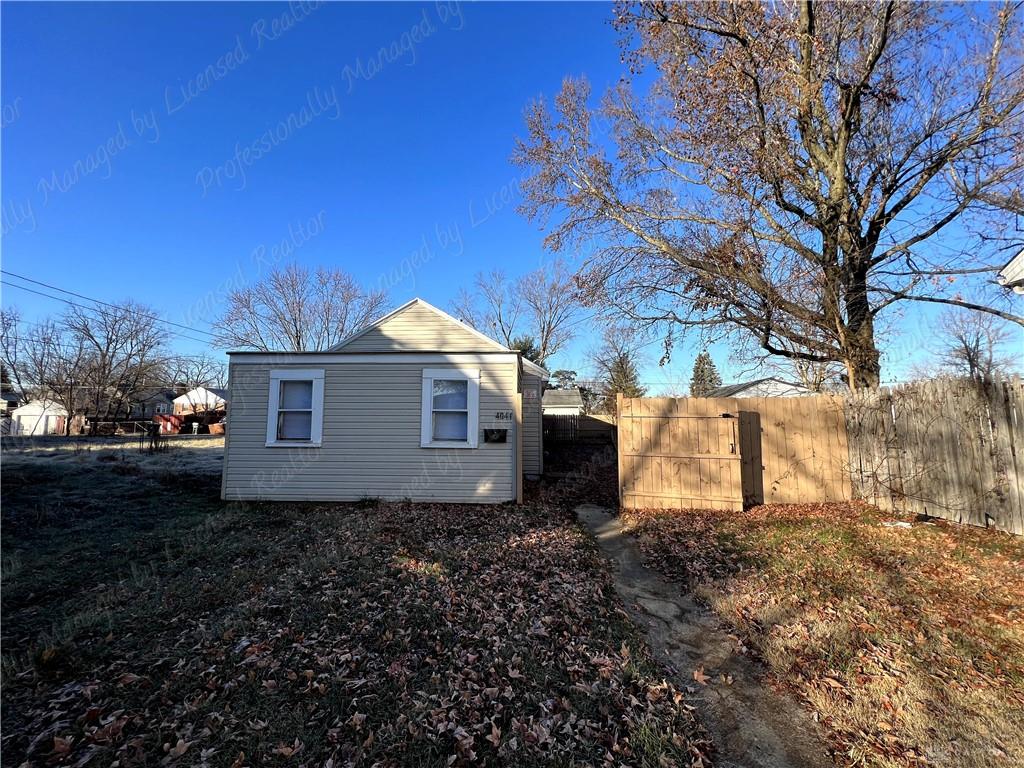 4041 Old Riverside Property Photo 1