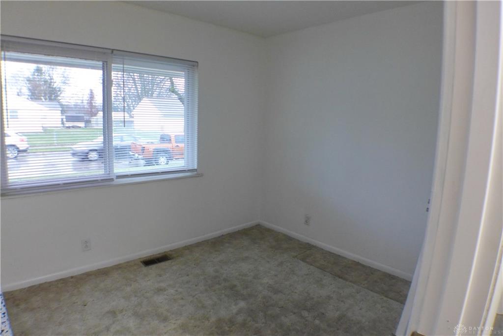 907 White Pine Property Photo 6