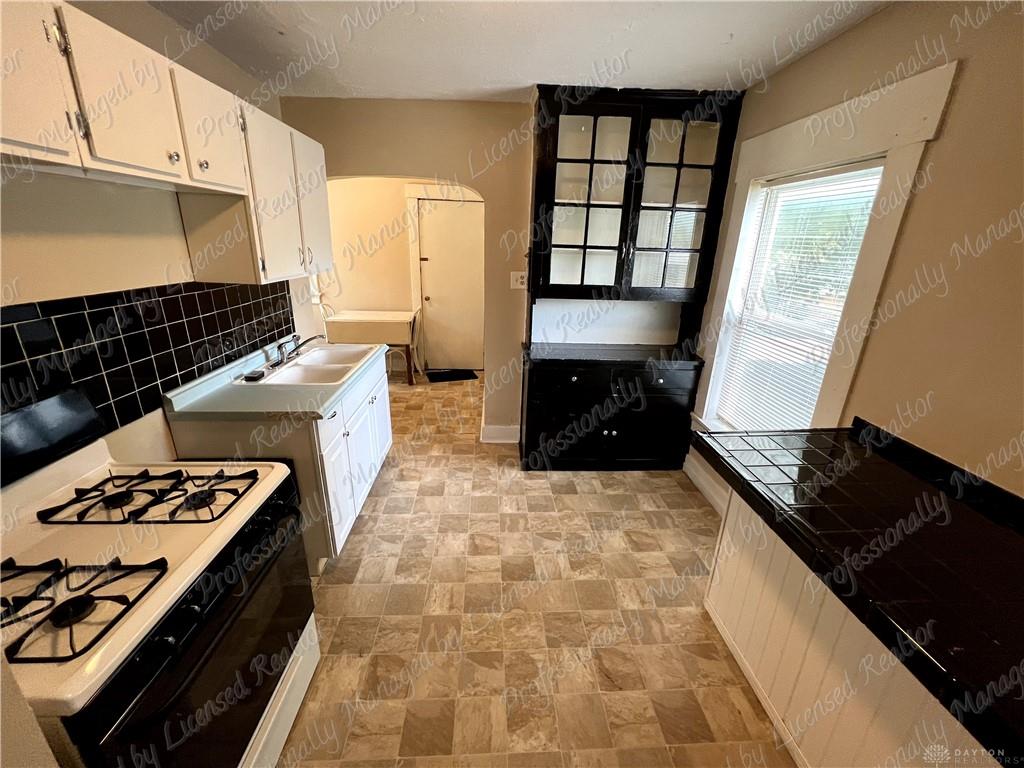 218 Klee Property Photo 8