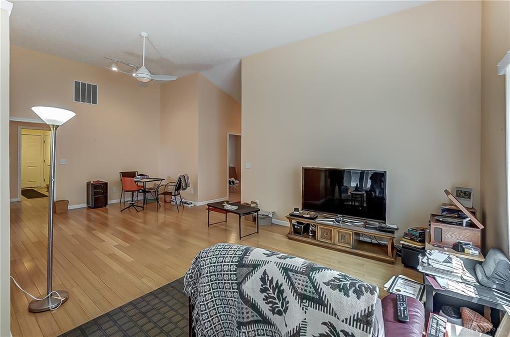 519 Romadoor Property Photo 5