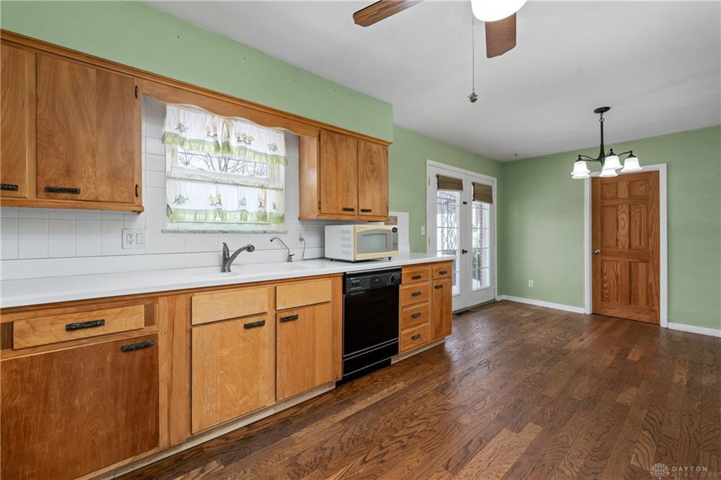 3910 Liebherr Drive Property Photo 13