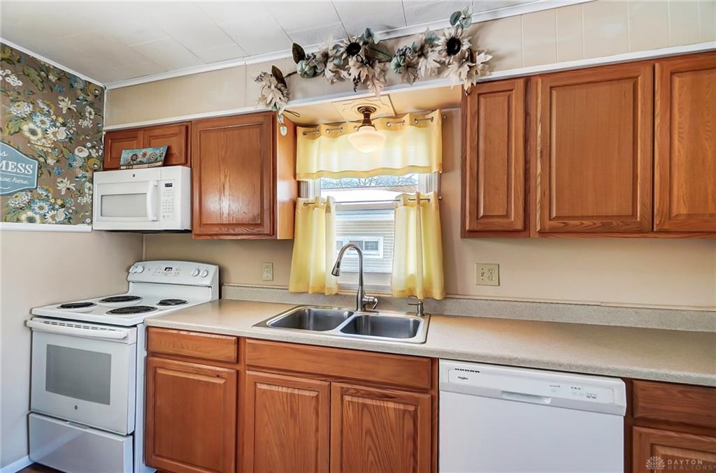 2423 Dellwood Drive Property Photo 12