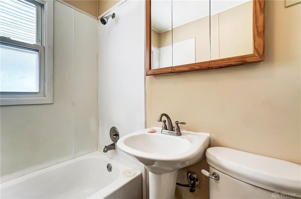 2423 Dellwood Drive Property Photo 21