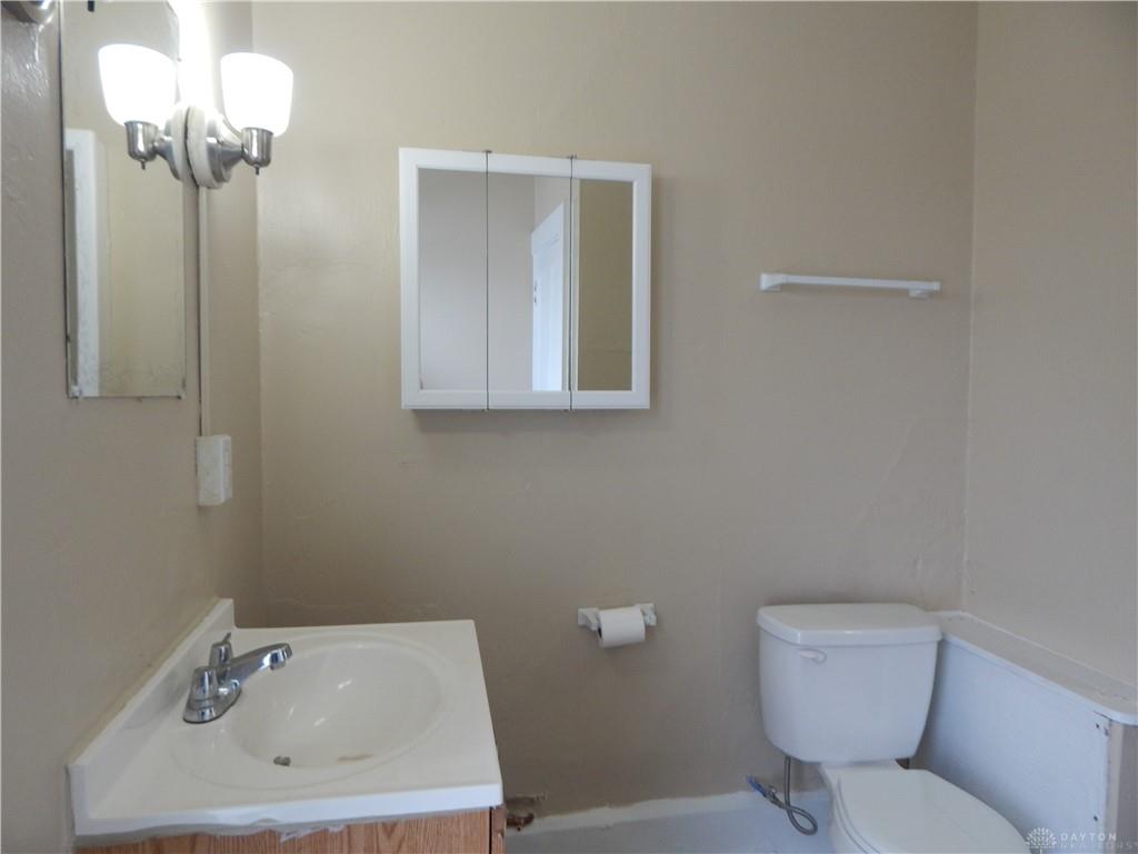 231 S Shaffer Street 1/2 Property Photo 11