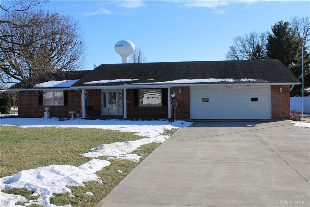 22 Meadowlawn Drive Property Photo