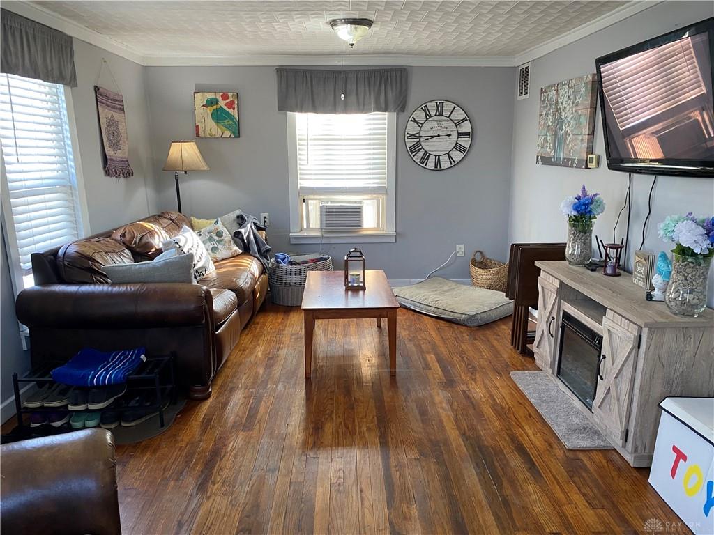 125 E Market Street Property Photo 4