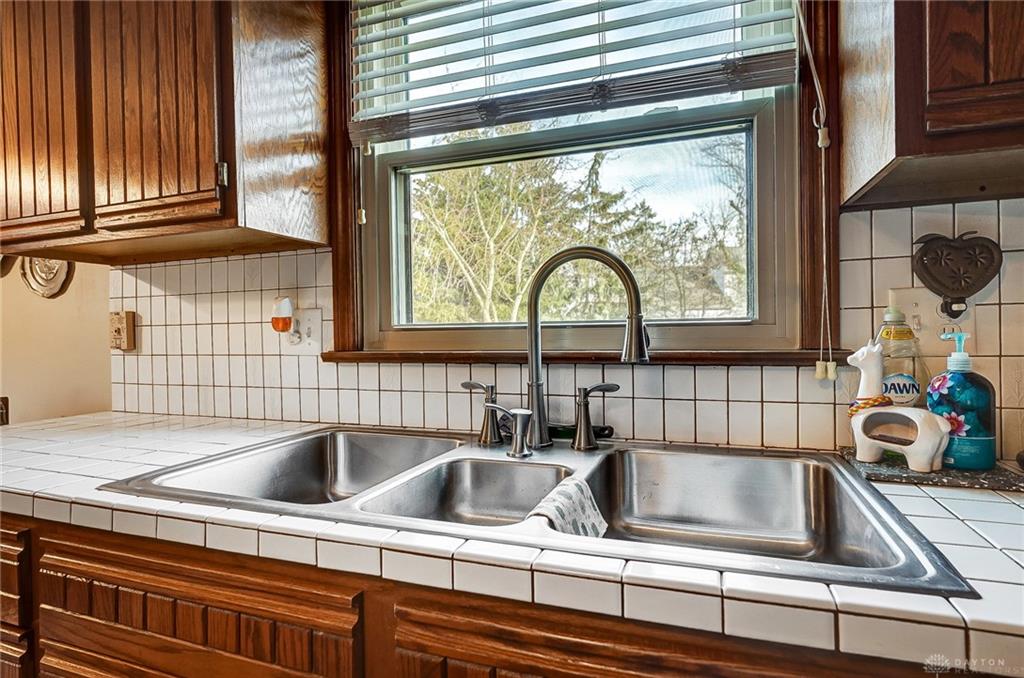 611 Tara Oaks Drive Property Photo 15