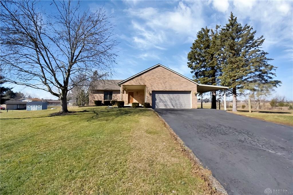 2641 Sarsi Drive Property Photo 2