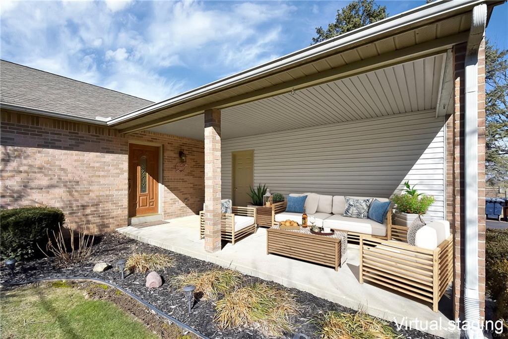 2641 Sarsi Drive Property Photo 3