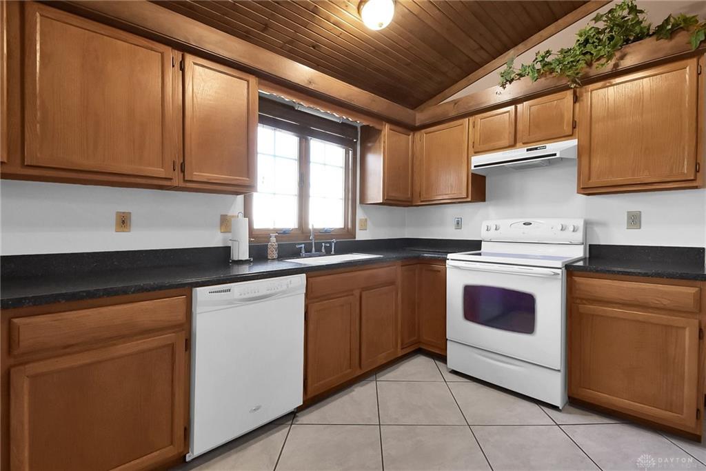 2641 Sarsi Drive Property Photo 9