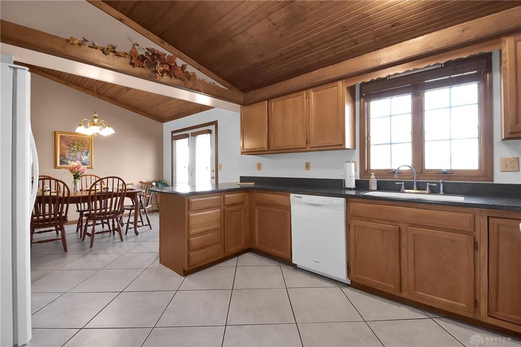 2641 Sarsi Drive Property Photo 10
