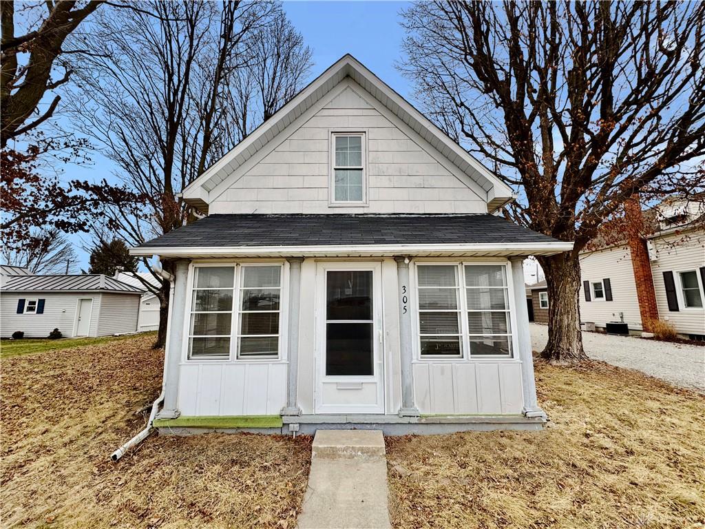 305 E 1st Street Property Photo