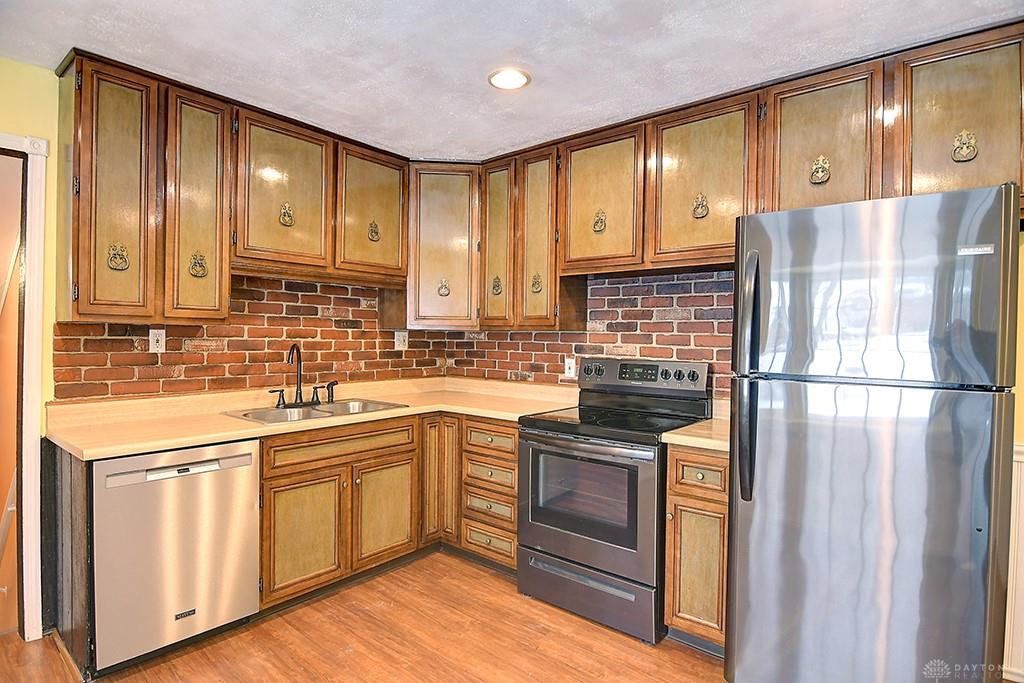 150 Teakwood Lane Property Photo 9