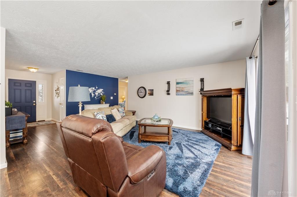 124 Mimosa Court Property Photo 6